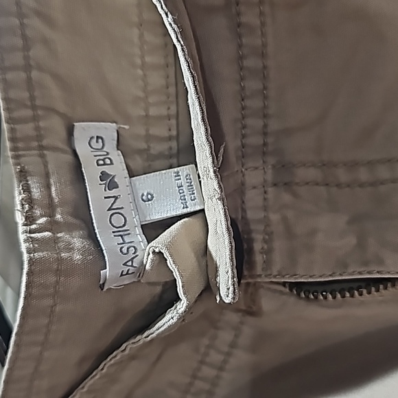 Women's khaki drawstring capris - Picture 2 of 5